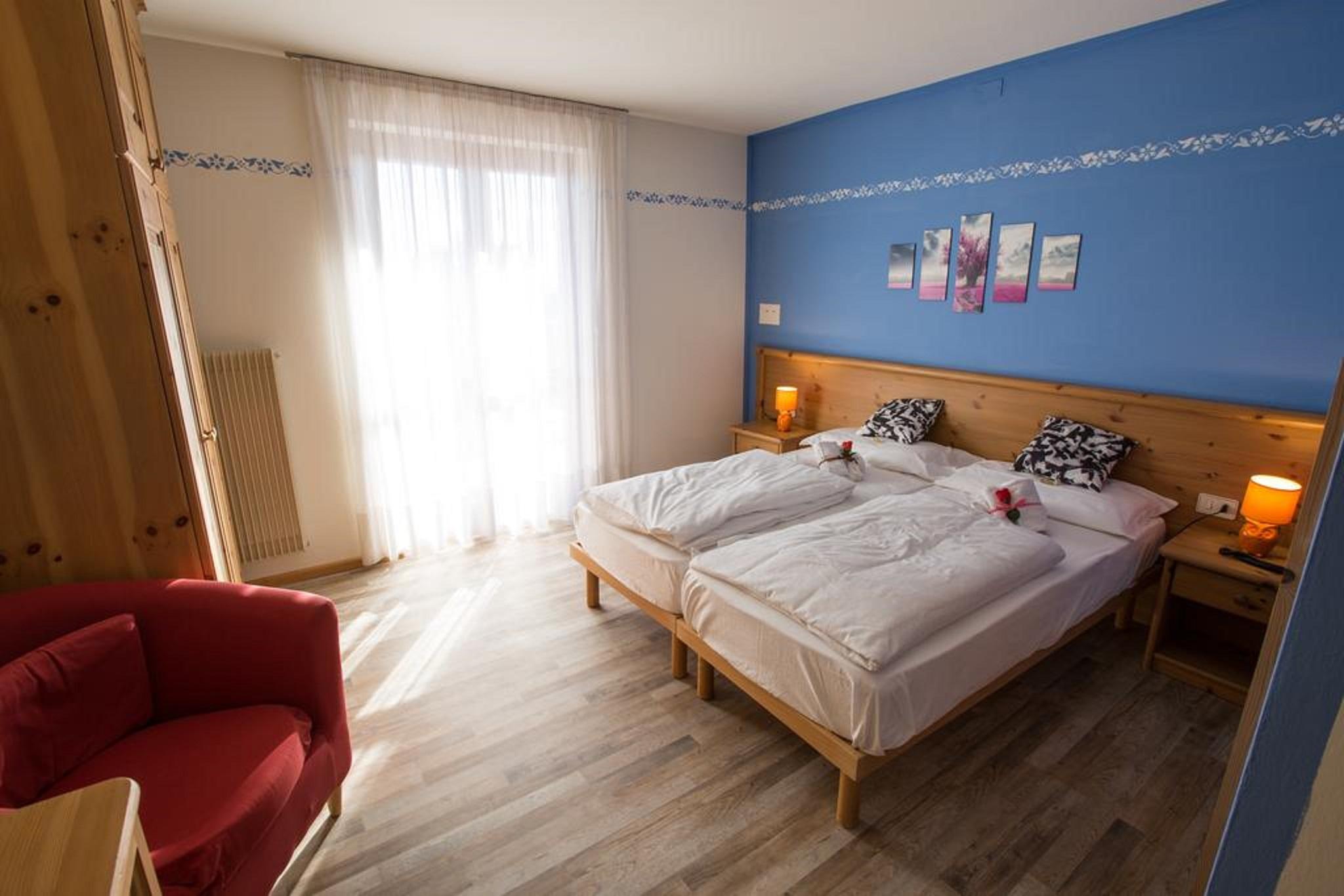 Hotel & Residence Montana ファーイ・デッラ・パガネッラ エクステリア 写真