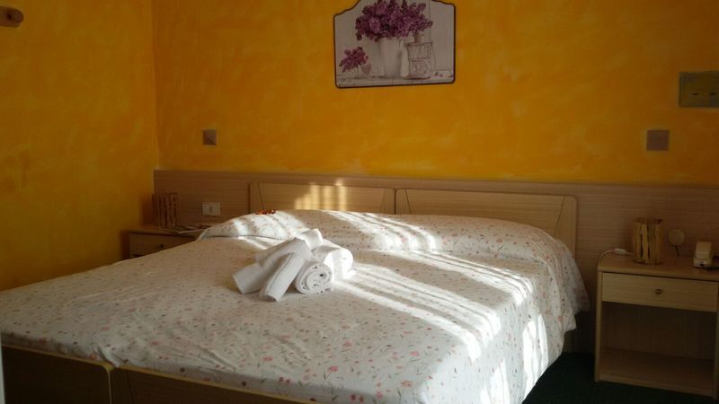 Hotel & Residence Montana ファーイ・デッラ・パガネッラ エクステリア 写真