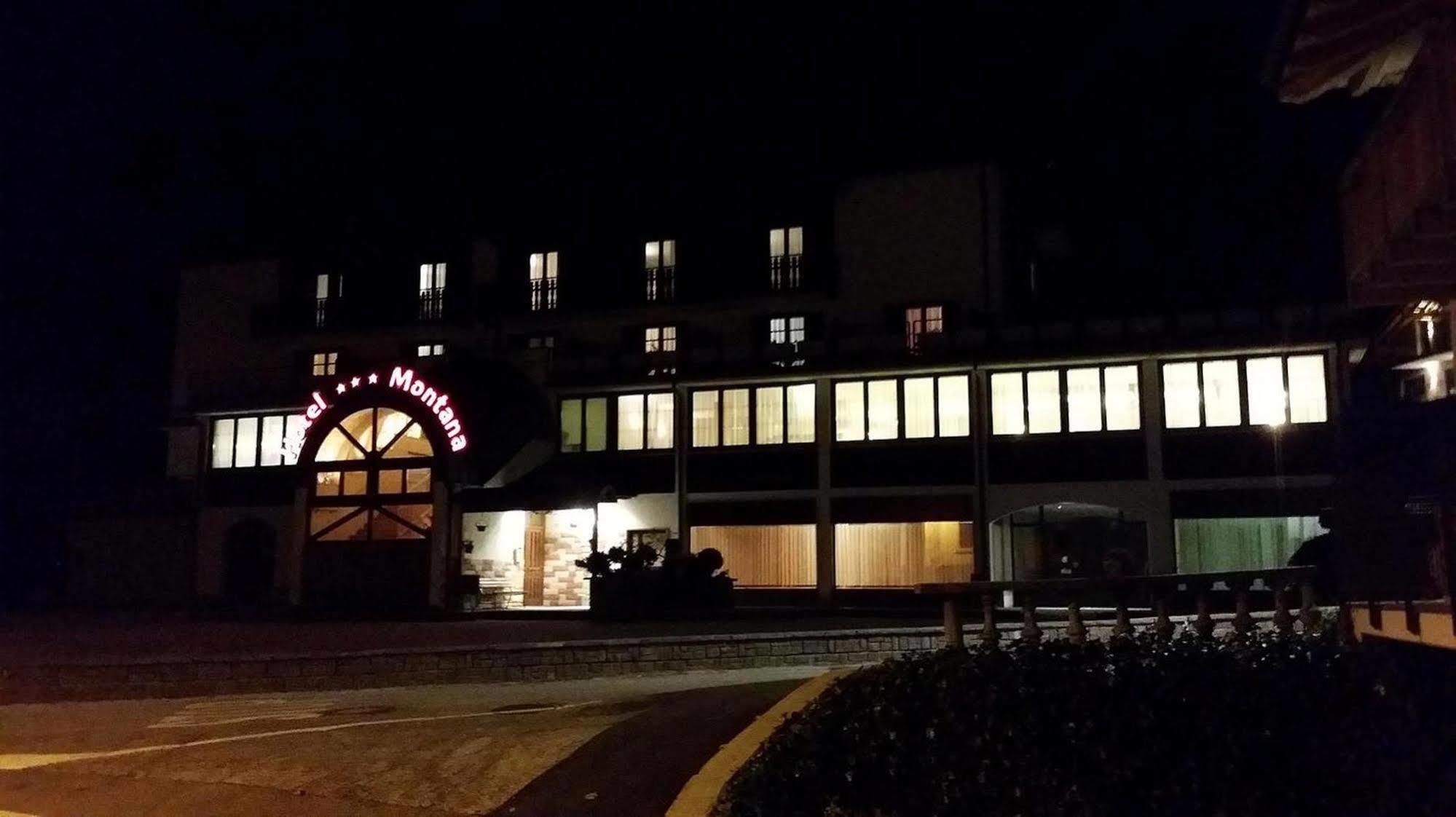 Hotel & Residence Montana ファーイ・デッラ・パガネッラ エクステリア 写真
