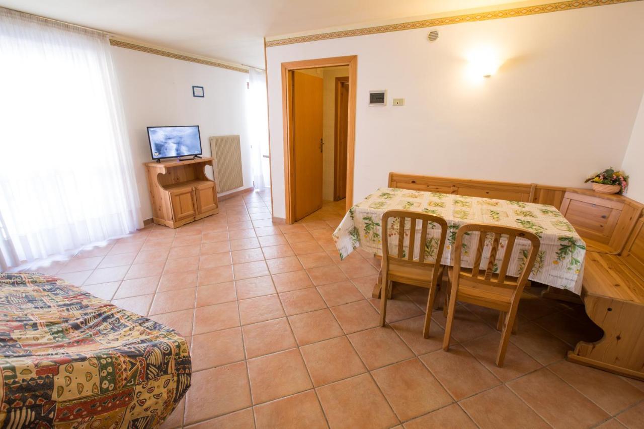 Hotel & Residence Montana ファーイ・デッラ・パガネッラ エクステリア 写真